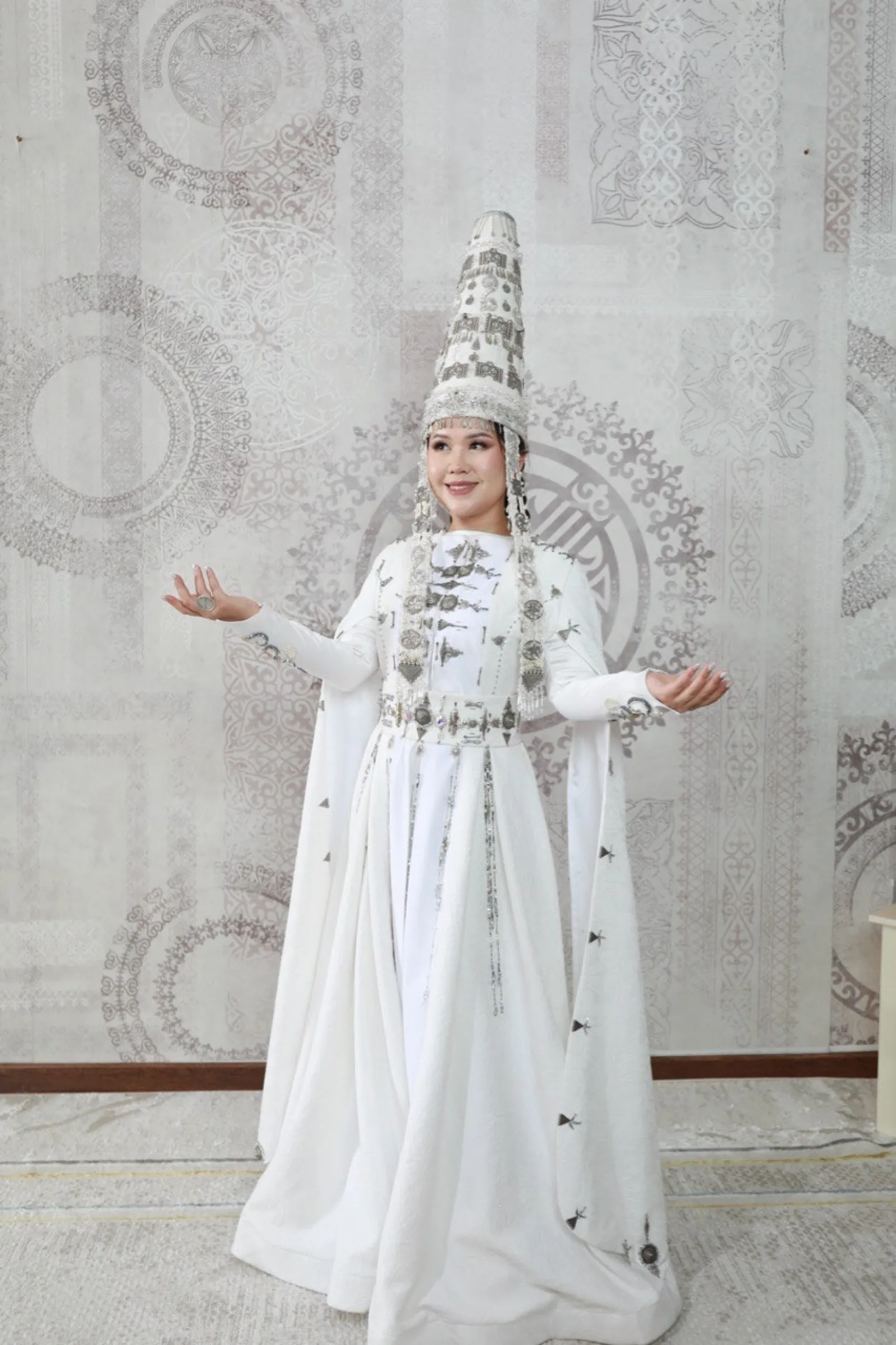 Әнші Лейла қыз ұзату, тұсау кесер тойына