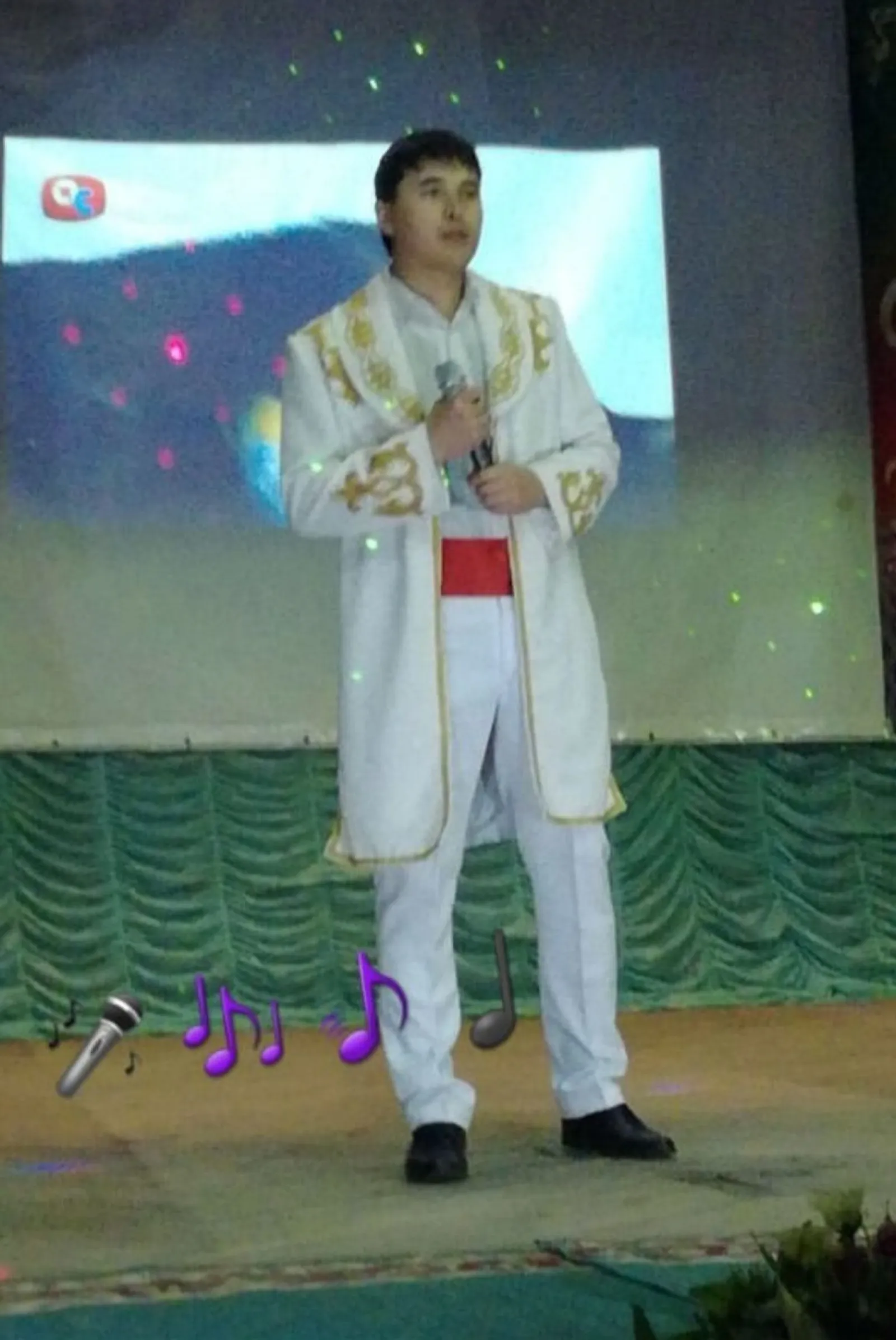 Әнші, DJ, асаба